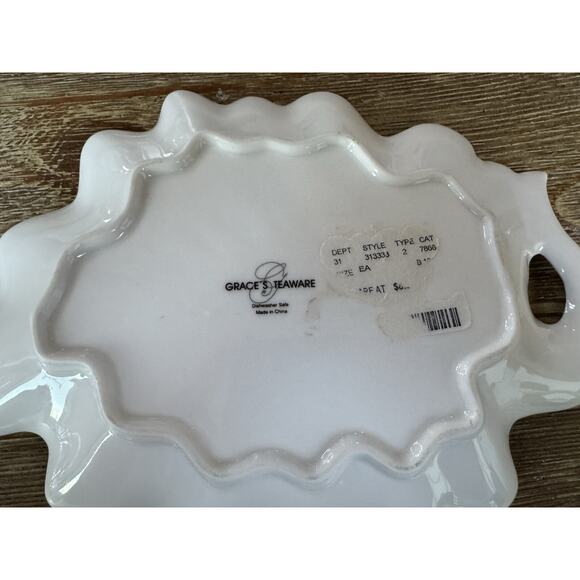 Grace's Teaware Candy Serving Dish Golden Bee on White Porcelain Leaf - Picture 4 of 4